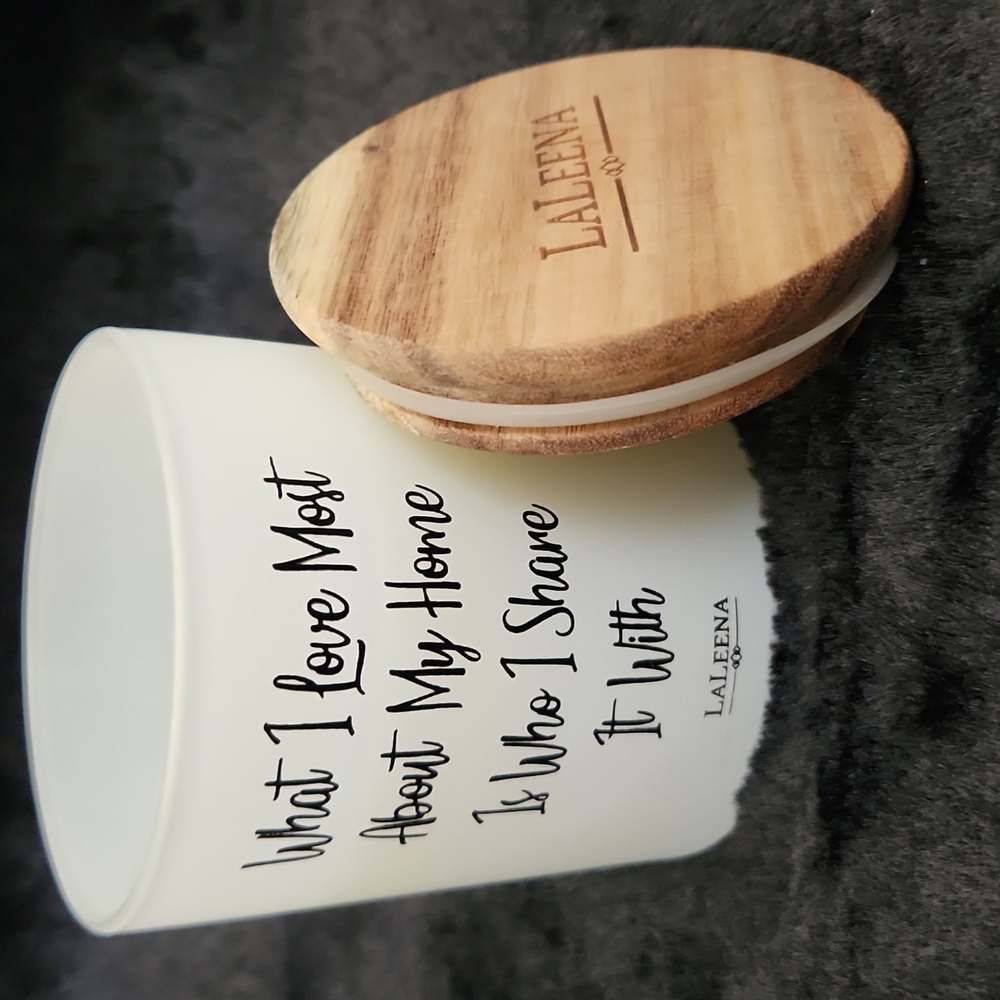 Vanilla Scented Soy Candle with Wooden Lid By LaLeena In Gift Box "WHAT I LOVE" - Picture 2 of 3